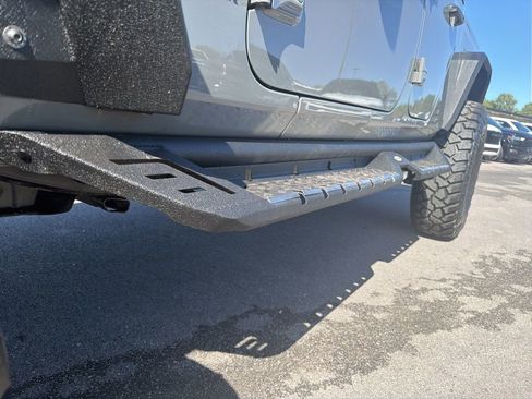 Used 2022 Jeep Gladiator Overland w/ Cold Weather Group image 40