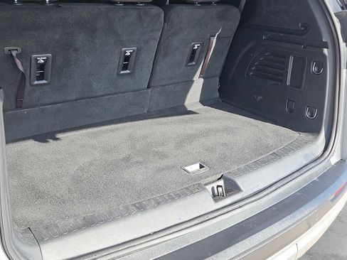 Used 2025 GMC Acadia Elevation image 23