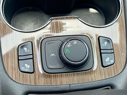 Used 2023 GMC Acadia SLE w/ Driver Convenience Package FWD image 21