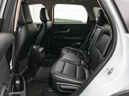 Used 2025 Lincoln Corsair AWD image 18