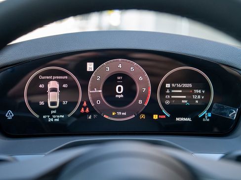 Certified 2025 Porsche Panamera 4 AWD/4WD image 16