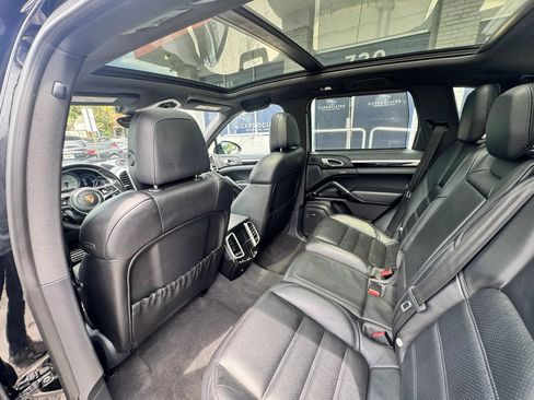Used 2016 Porsche Cayenne S w/ Premium Plus Package AWD/4WD image 28