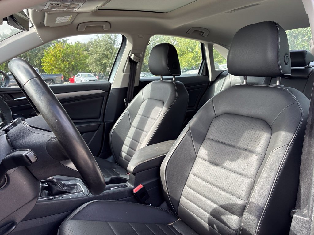 Used 2024 Volkswagen Jetta SE FWD image 10