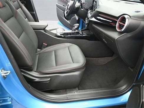 Certified 2025 Chevrolet Trax RS w/ Sunroof Package image 31