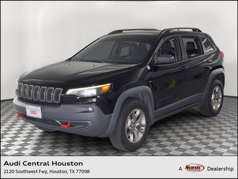 Used 2019 Jeep Cherokee Trailhawk w/ Comfort/Convenience Group AWD/4WD image 1