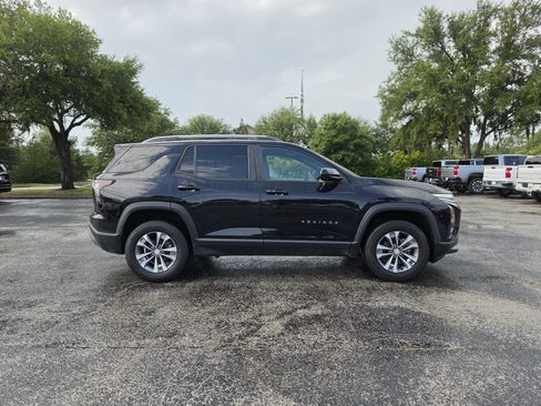 Used 2025 Chevrolet Equinox LT w/ Convenience Package II FWD image 3