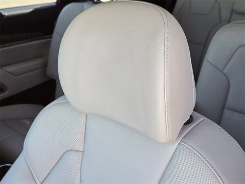 Used 2023 Kia Telluride EX w/ EX Captain's Chair Package image 20