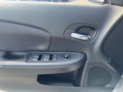 Used 2013 Chrysler 200 Touring w/ Cold Weather Group FWD image 18