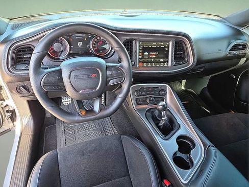 Used 2022 Dodge Challenger R/T Scat Pack w/ Dynamics Package image 14