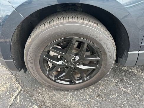 Used 2024 Ford Edge SEL image 36