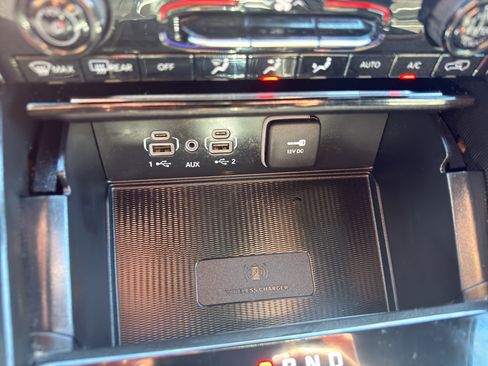 Used 2025 Jeep Grand Cherokee Altitude AWD/4WD image 19