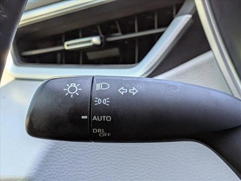 Used 2022 Toyota Corolla SE FWD image 9