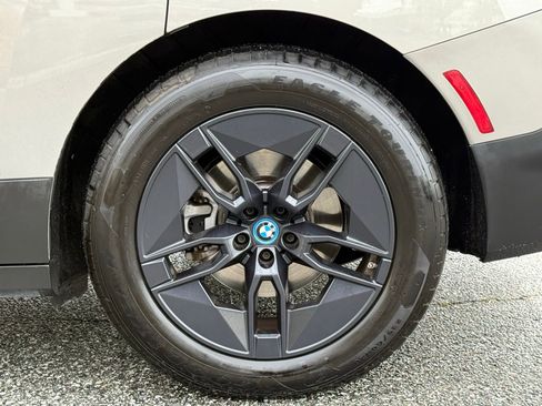 Certified 2024 BMW iX xDrive50 w/ Radiant Heating Package image 18