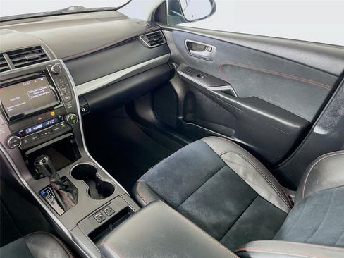 Used 2015 Toyota Camry XSE w/ Advanced Technology Package FWD image 25