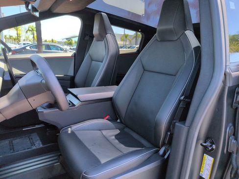 Used 2024 Tesla Cybertruck Cyberbeast AWD/4WD image 16