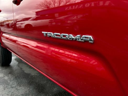 Used 2021 Toyota Tacoma TRD Off-Road w/ Technology Package image 7