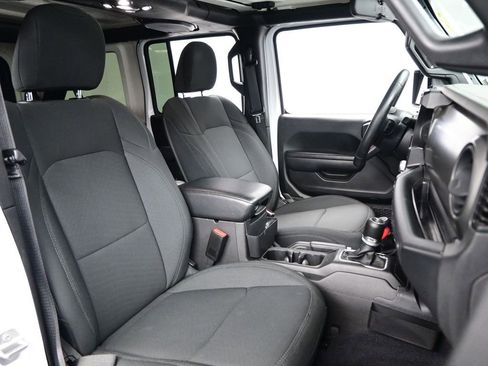 Used 2022 Jeep Wrangler Unlimited Sport image 11