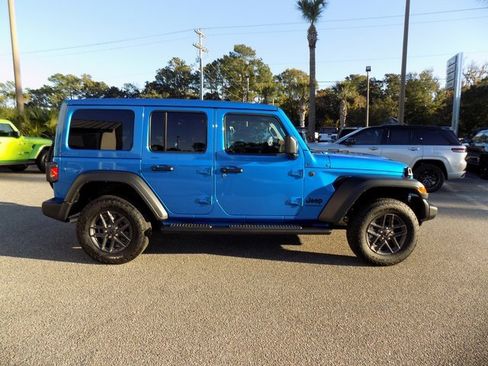 Certified 2025 Jeep Wrangler Sport S image 11