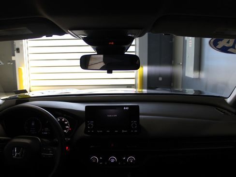 Used 2024 Honda HR-V LX image 28