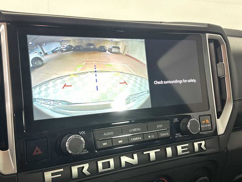 Used 2025 Nissan Frontier SV RWD image 36