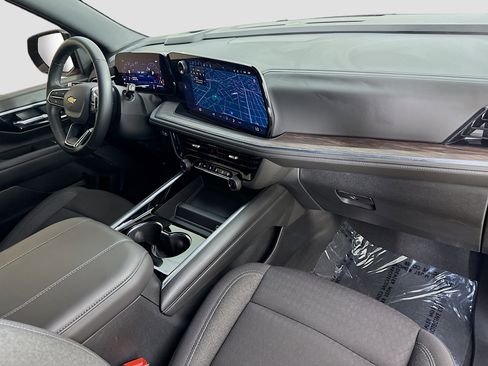 Used 2025 Chevrolet Tahoe LS image 30