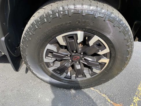 Used 2022 Nissan Frontier PRO-4X w/ Technology Package AWD/4WD image 42