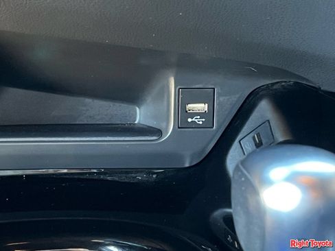 Certified 2021 Toyota C-HR XLE FWD image 27