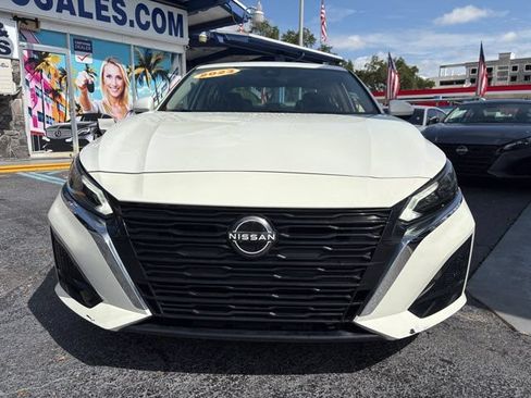 Used 2023 Nissan Altima 2.5 SV FWD image 13