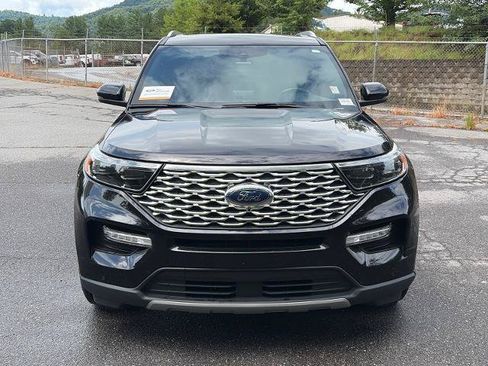 Certified 2022 Ford Explorer Platinum w/ Equipment Group 601A AWD/4WD image 5