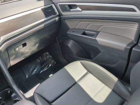 Certified 2023 Volkswagen Atlas SE w/ Panoramic Sunroof Package FWD image 17