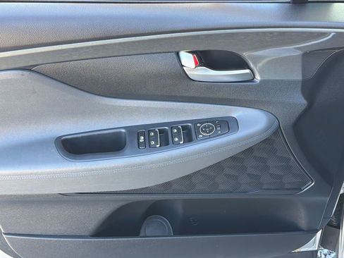 Used 2023 Hyundai Santa Fe SEL image 3