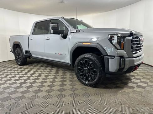 Used 2024 GMC Sierra 2500 AT4 w/ AT4 Premium Plus Package image 2