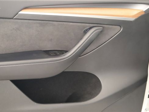 Used 2023 Tesla Model Y Long Range image 22