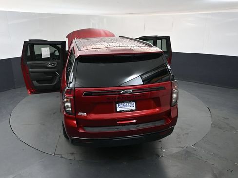Used 2024 Chevrolet Suburban Z71 w/ Luxury Package AWD/4WD image 18