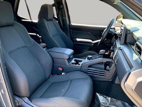 Used 2025 Toyota 4Runner SR5 AWD/4WD image 8