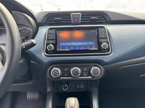Used 2025 Nissan Versa SV FWD image 17