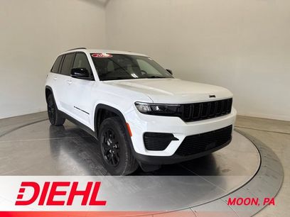 Used 2025 Jeep Grand Cherokee Altitude