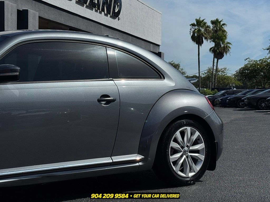 Used 2017 Volkswagen Beetle 1.8T Classic FWD image 3