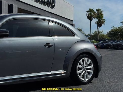 Used 2017 Volkswagen Beetle 1.8T Classic FWD image 3