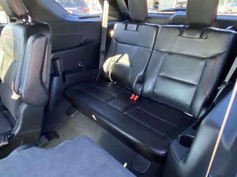 Used 2022 Ford Explorer ST-Line w/ Class IV Trailer Tow Package image 5