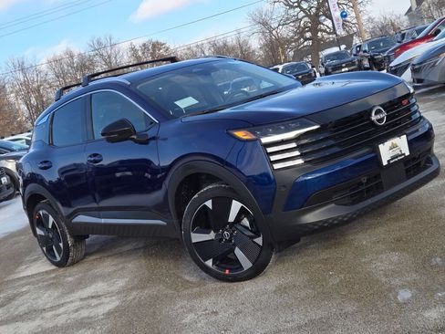 Used 2026 Nissan Kicks SV w/ SV Premium Package AWD/4WD image 4