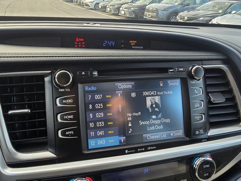 Certified 2017 Toyota Highlander XLE w/ Protection Package #3 image 23