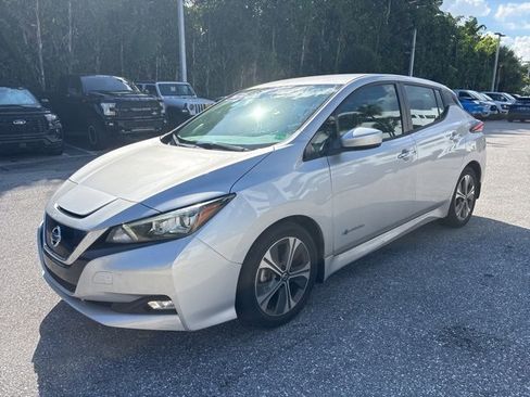 Used 2019 Nissan Leaf SV w/ SV Technology Package image 5