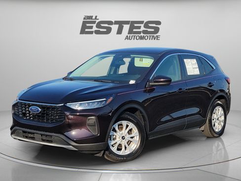 Used 2023 Ford Escape Active w/ Tech Pack #2 FWD image 1