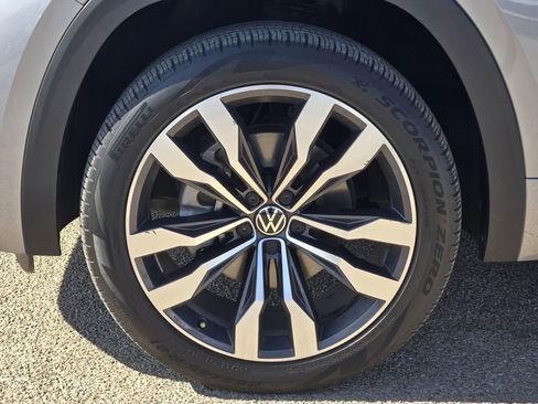 Used 2021 Volkswagen Atlas Cross Sport SEL R-Line w/ Cross Sport MDO Package image 10