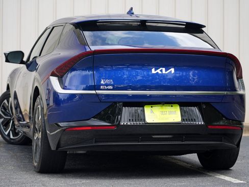 Used 2022 Kia EV6 Wind RWD image 5