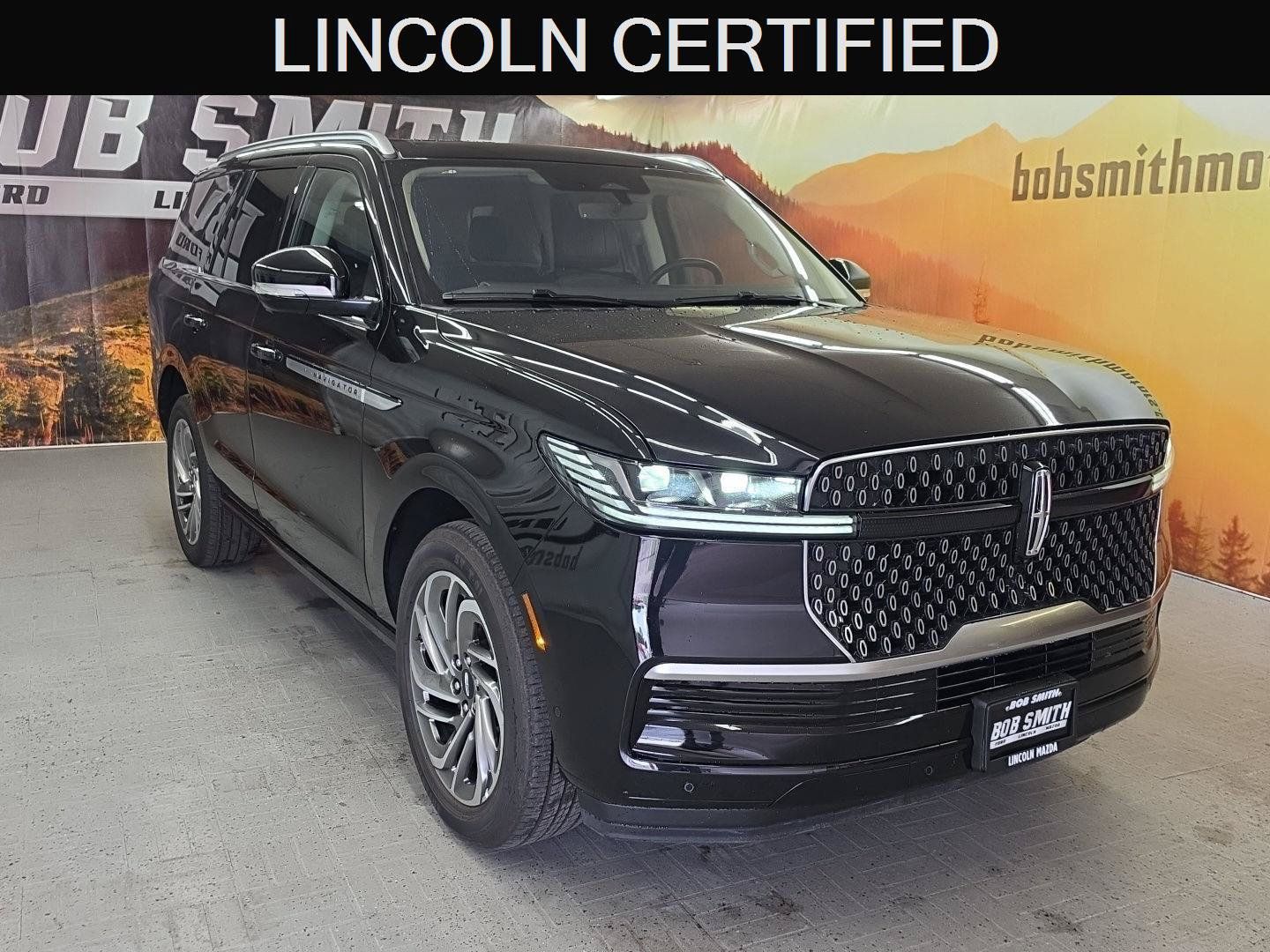 Certified 2025 Lincoln Navigator Reserve AWD/4WD image 1