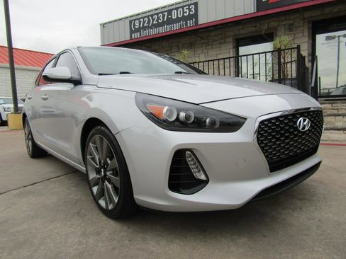 Used 2018 Hyundai Elantra GT Sport FWD image 6