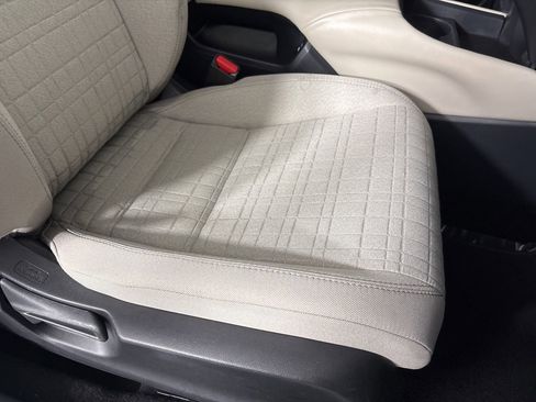 Used 2025 Honda HR-V LX image 27