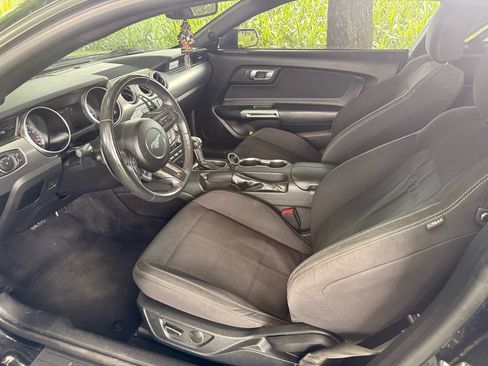 Used 2018 Ford Mustang GT RWD image 10